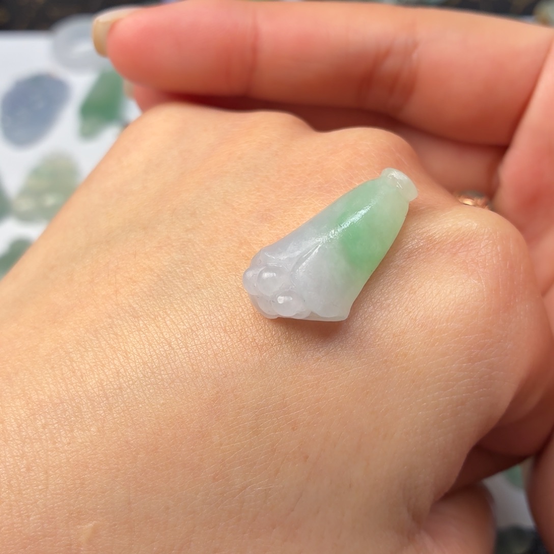 定制翡翠未镶嵌玉兰花