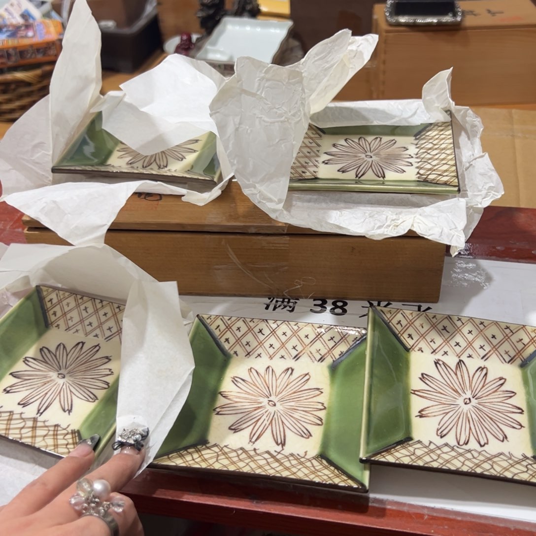 好看的瓷器小杯杯