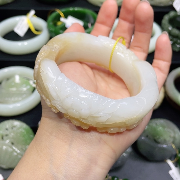 和田玉手镯57圈口 编号4未镶嵌