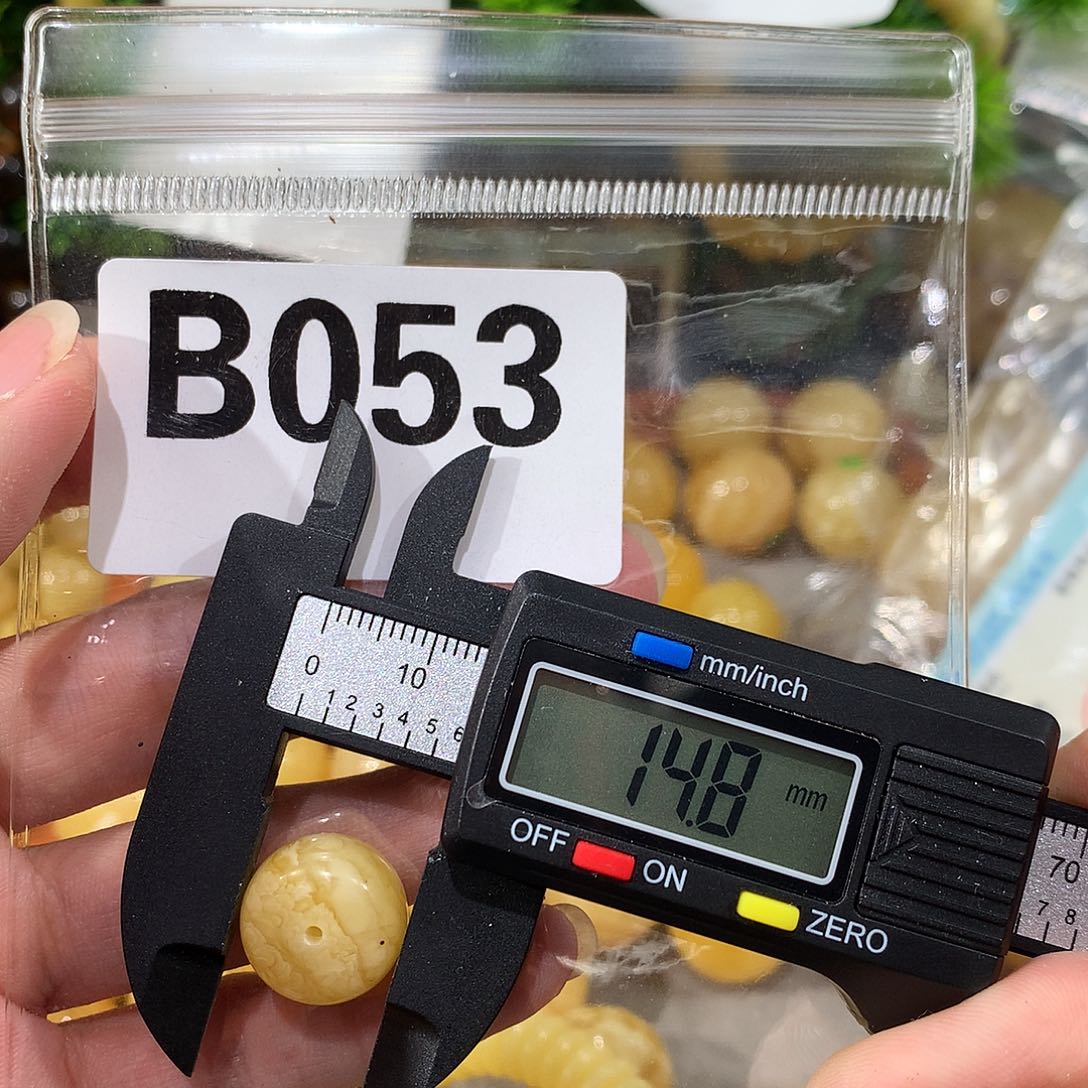 未镶嵌琥珀珠宝奇石