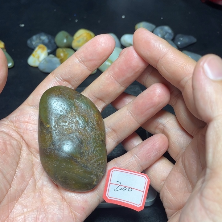 和田玉未镶嵌颈饰200