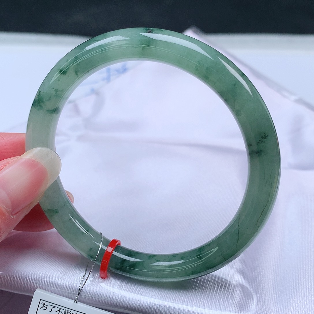 翡翠手镯未镶嵌52.5圈