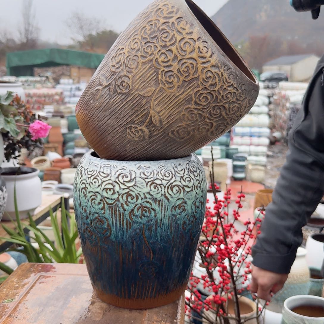 紫砂花盆口16高23（两个玫瑰花窝胡巴家族