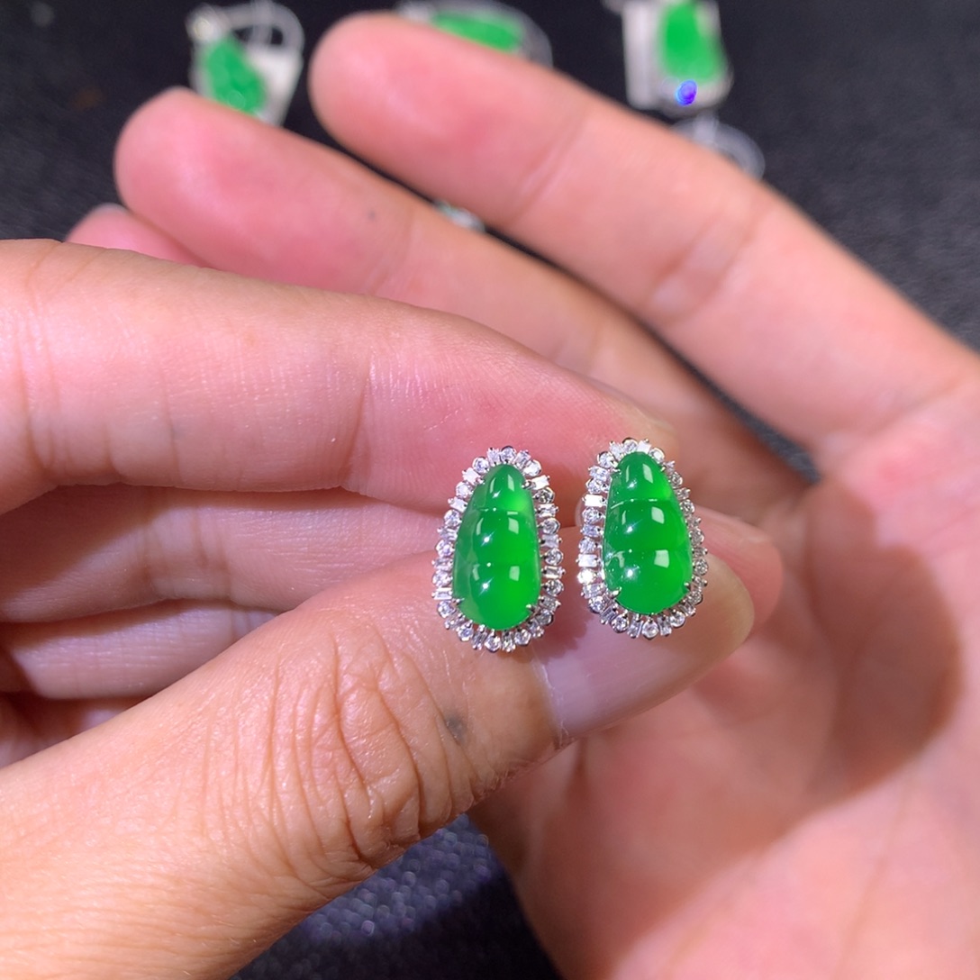 翡翠18K金镶嵌耳饰翡翠