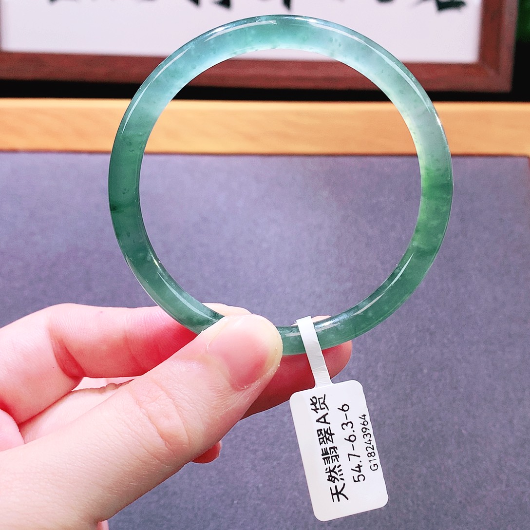 未镶嵌手镯翡翠天然翡翠