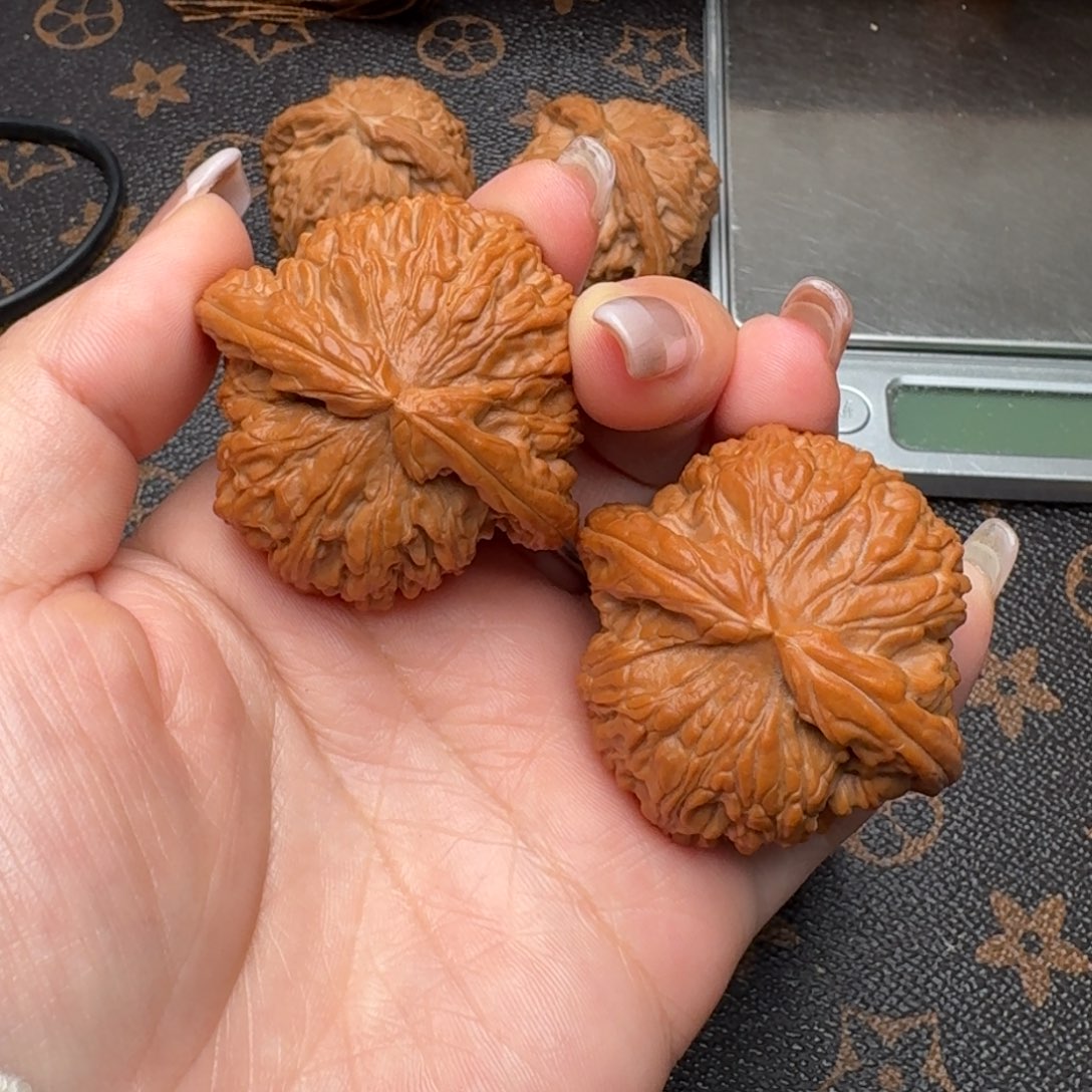 请***阳文玩核桃把件44白G534