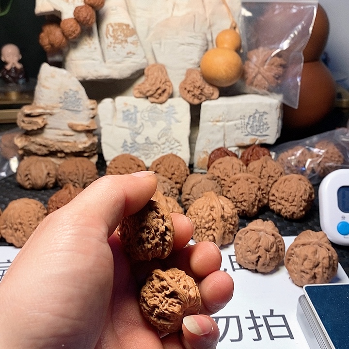 文玩核桃吊坠原****茄满天星