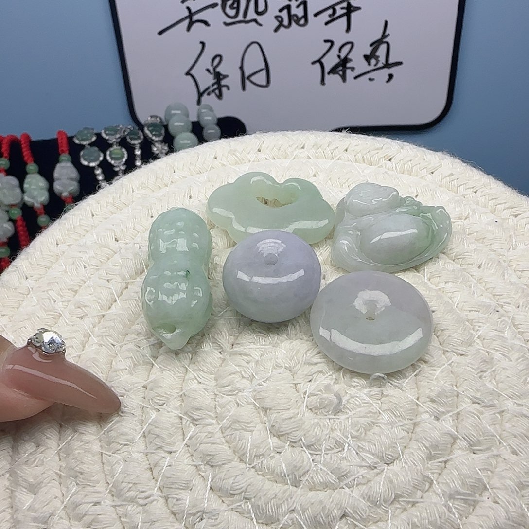 翡翠未镶嵌颈饰五件套no退