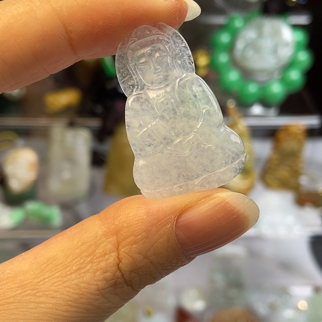 颈饰未镶嵌翡翠冰观音