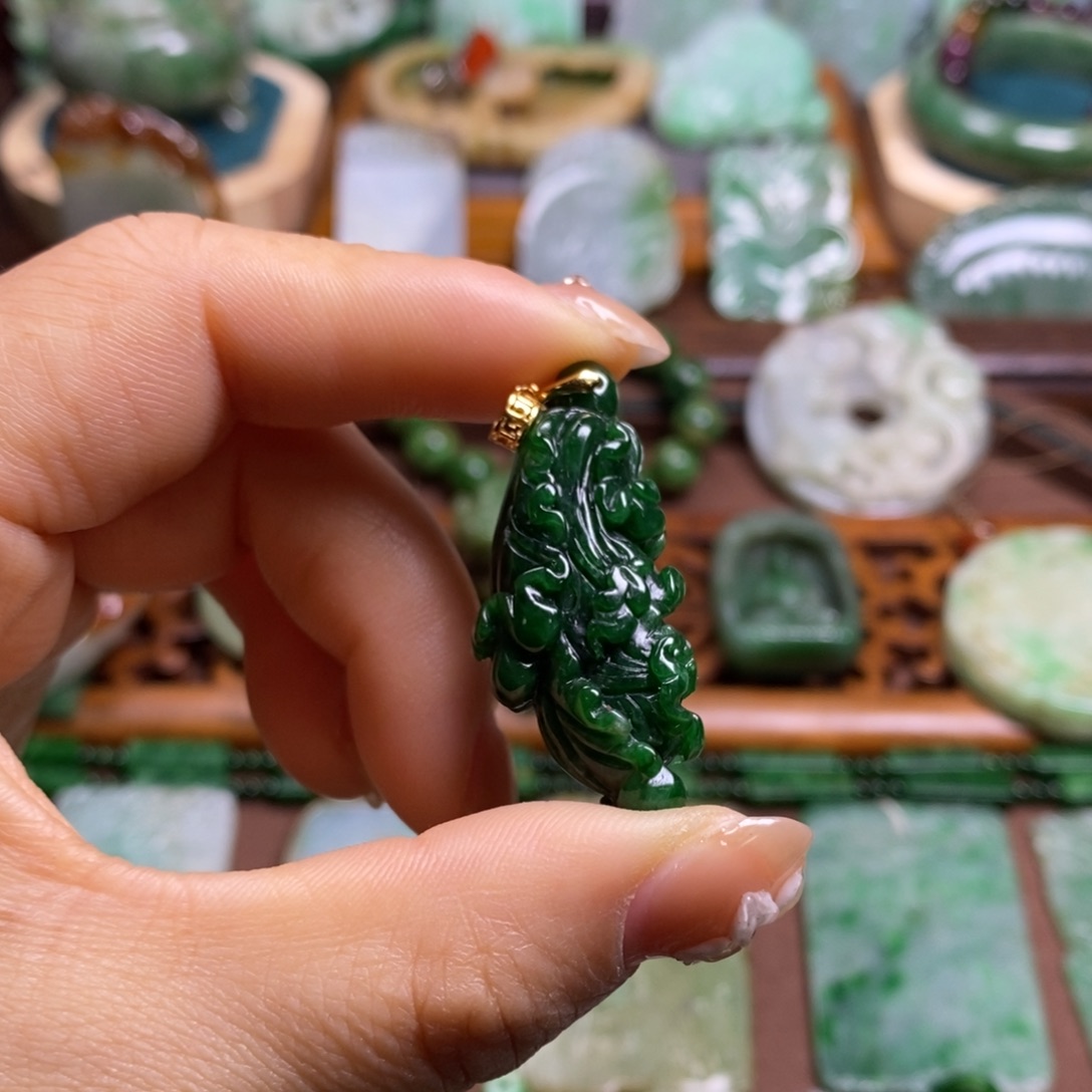 叶***石翡翠未镶嵌颈饰11111111111111111111