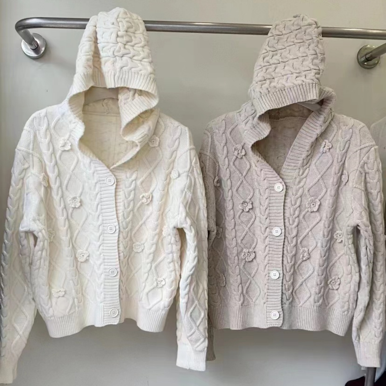 Manmi    立体花朵麻花连帽毛衣开衫外套  261（C8↓）