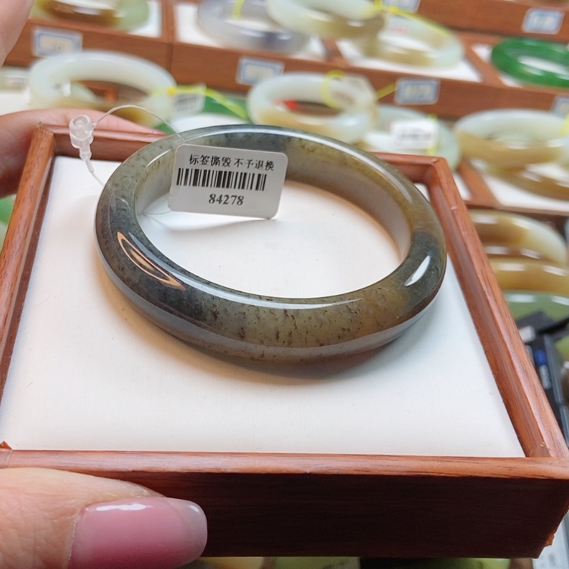 【闪购商品】和田玉手镯未镶嵌55.7
