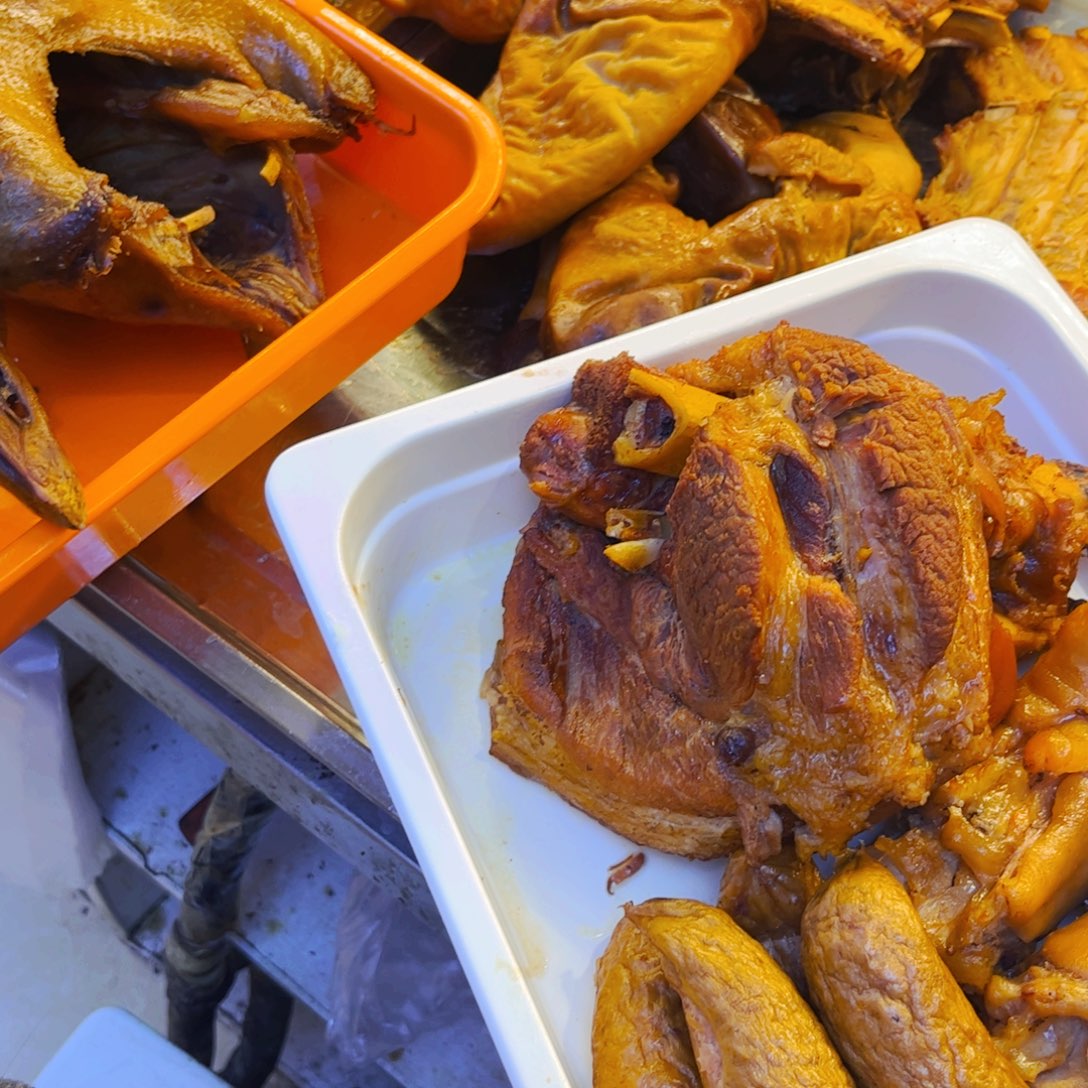 笨鸡➕2斤肘子➕3豆干