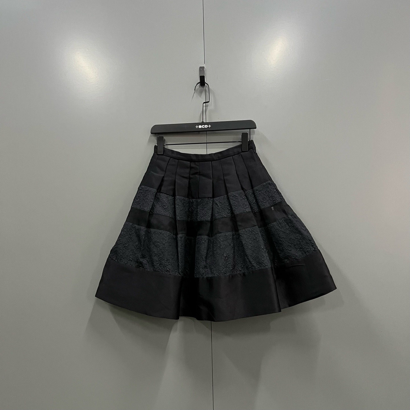 tt1 拼接花纹短裙打底衫 38码/95新/020252/无领标