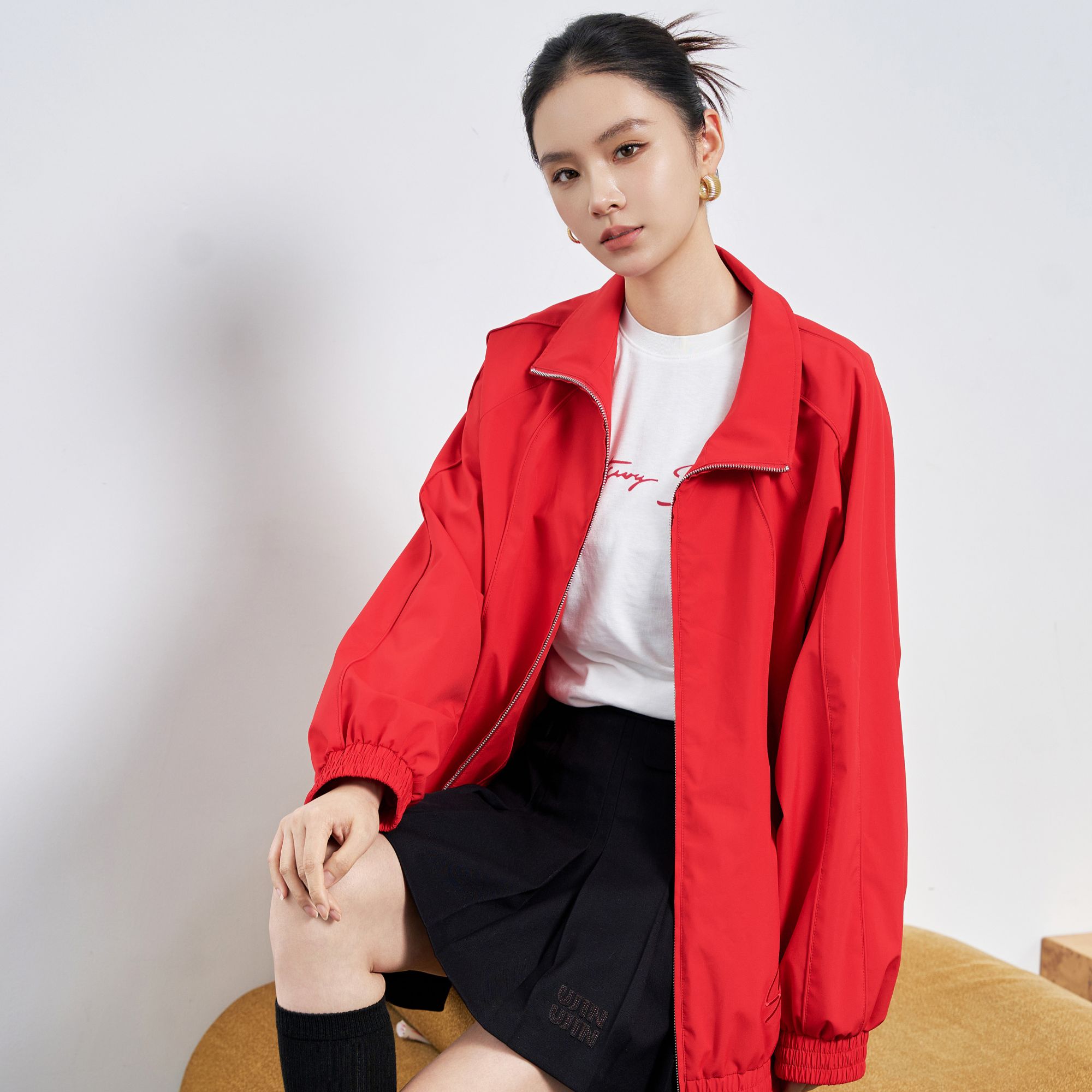 俪妍【LIVELY·YAN】26春季款风衣外套43378短款户外红色休闲户外