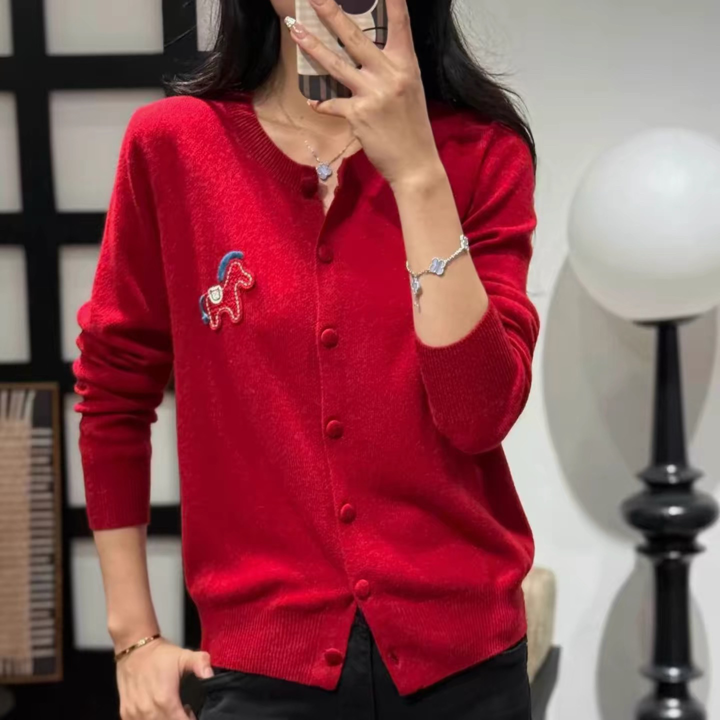 新年红色刺绣小马开衫100%山羊绒宽松大码开衫秋冬新款内搭百搭