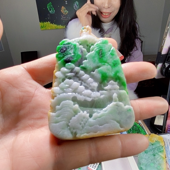 颈饰未镶嵌翡翠一