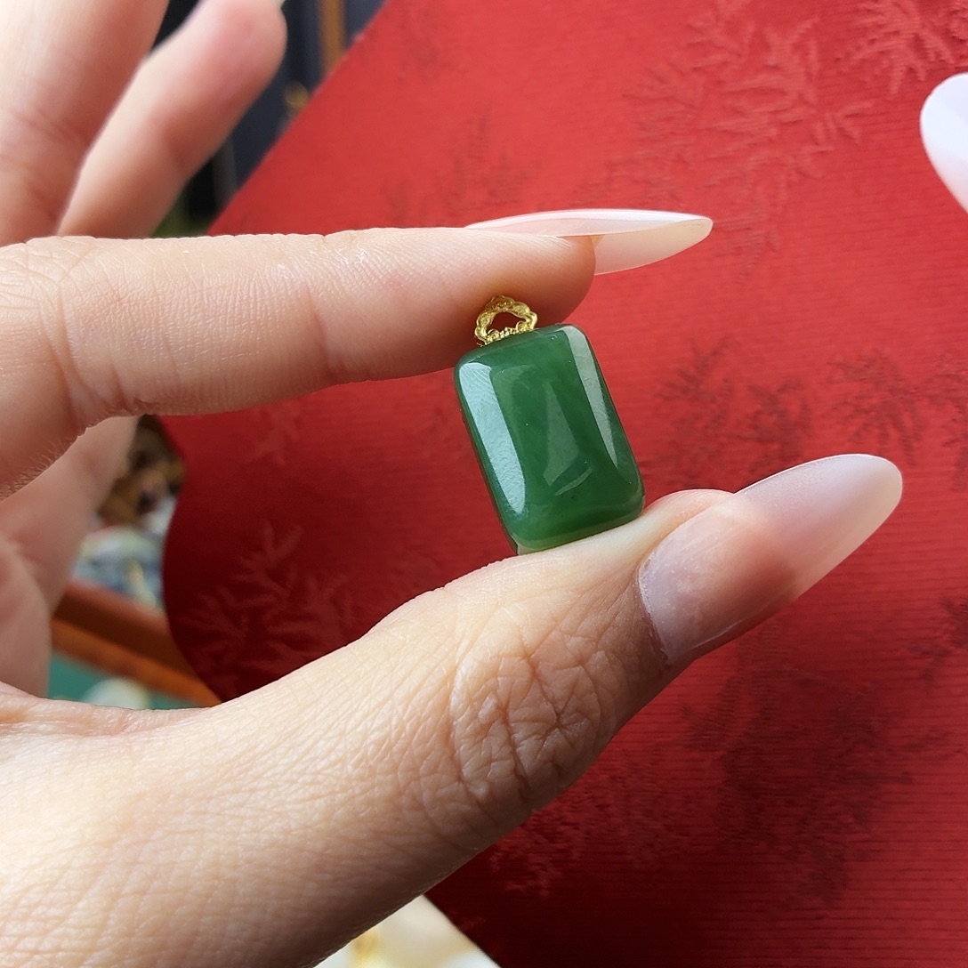 和田玉18K金镶嵌颈饰