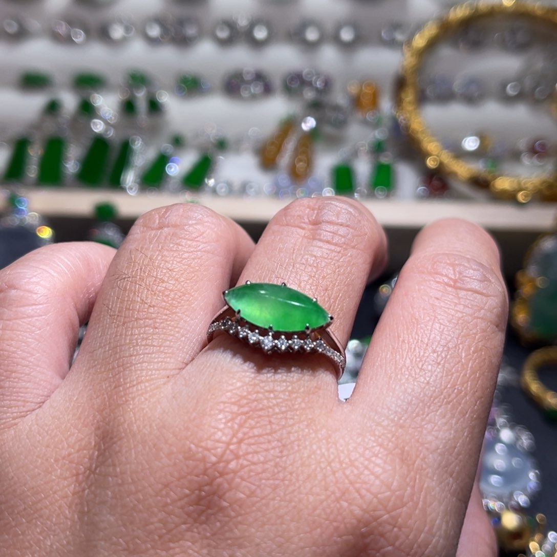 翡翠戒指18K金镶嵌马眼戒指