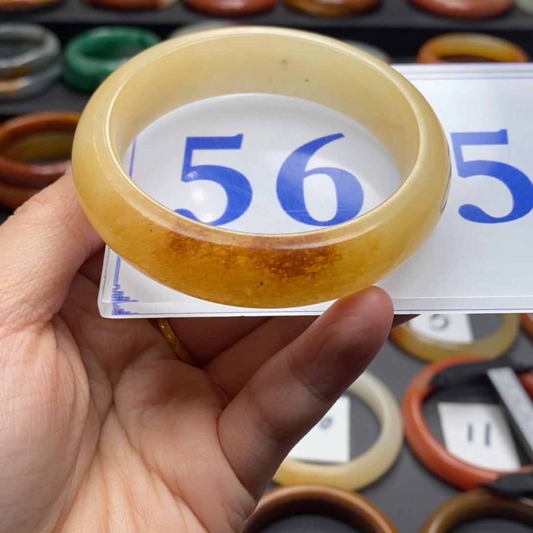 石英质玉（黄龙玉）手镯微瑕未镶嵌