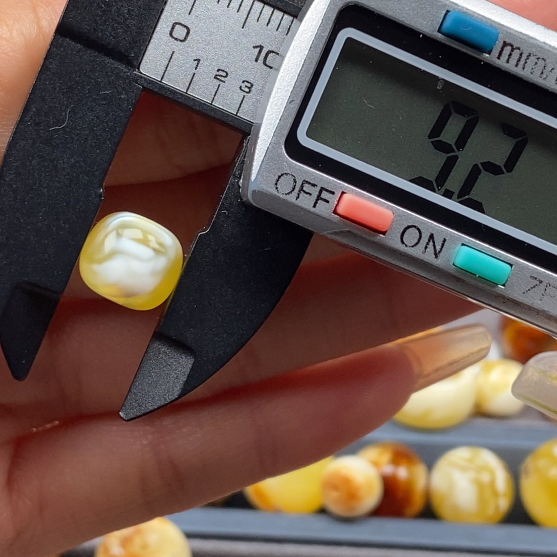 蜜蜡珠宝奇石未镶嵌