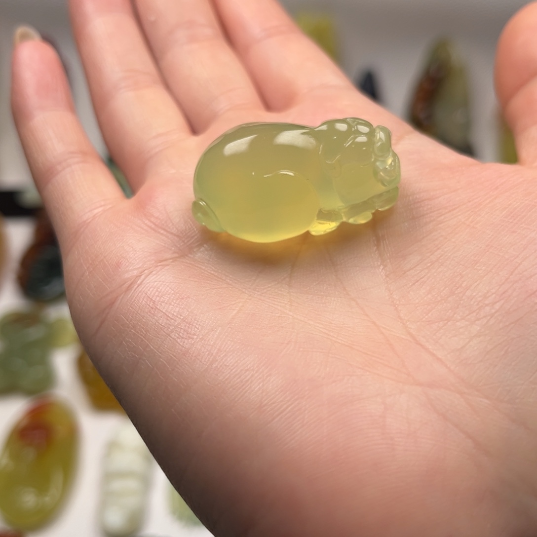 岫玉未镶嵌颈饰岫玉