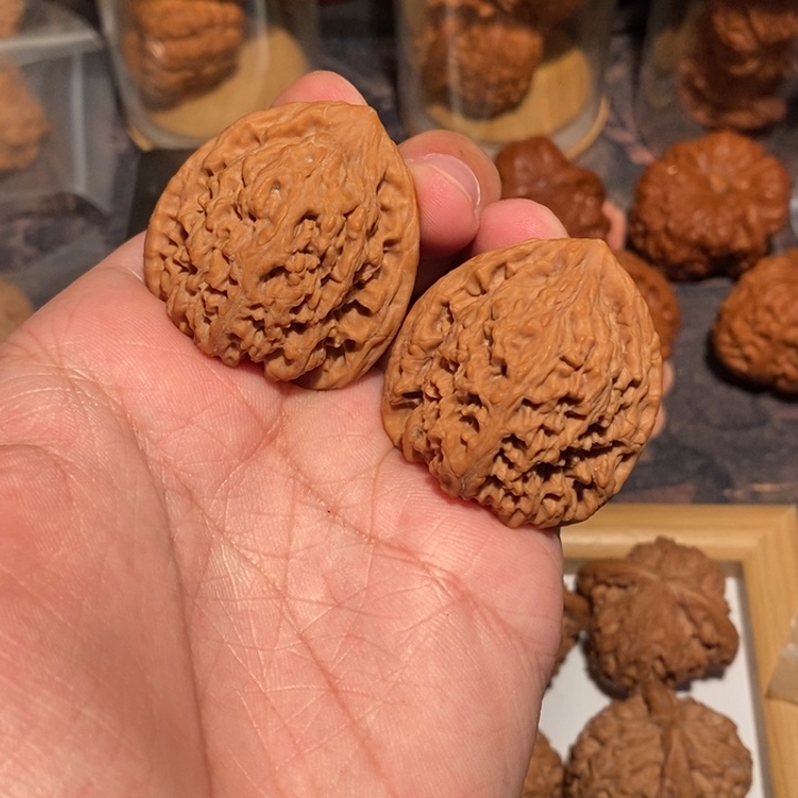 文玩核桃把件三角疆37