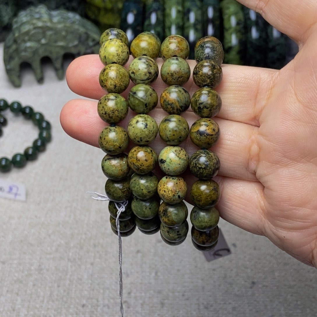 蛇纹石玉手链未镶嵌草