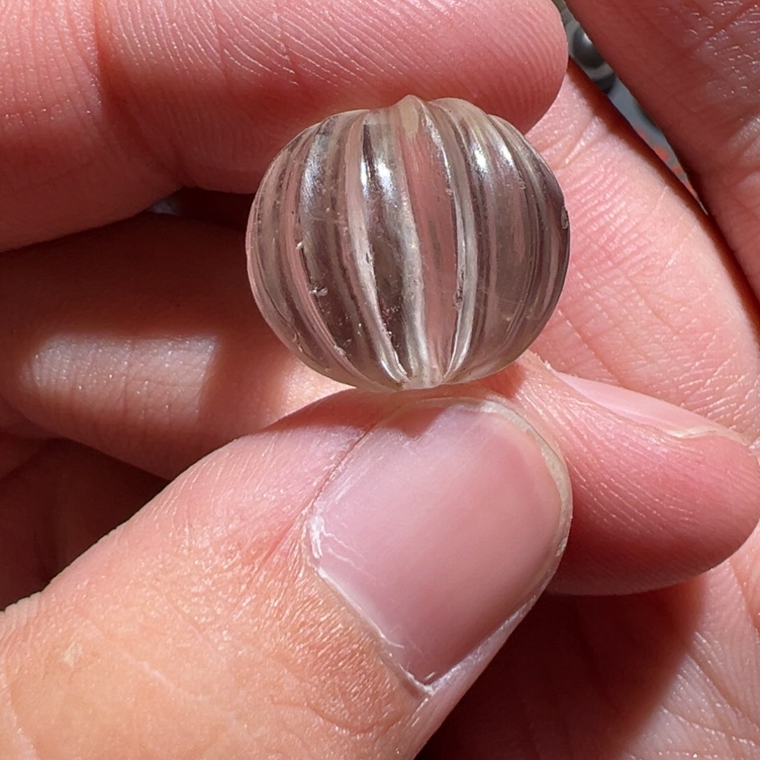 未镶嵌颈饰水晶各种各样