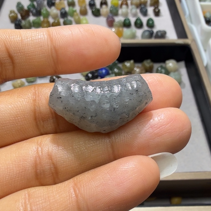 和田玉未镶嵌珠宝奇石