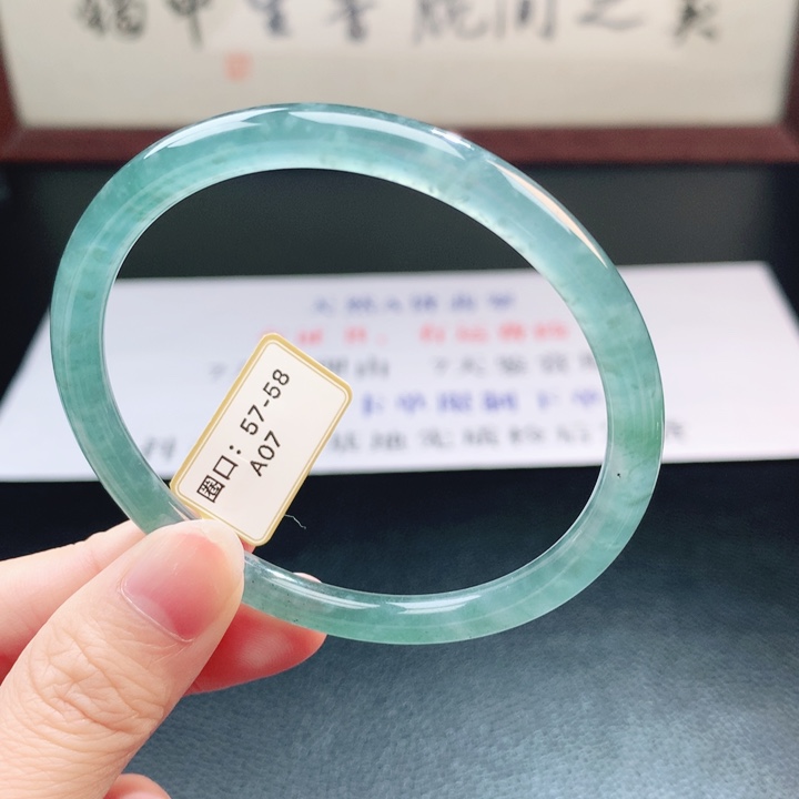 翡翠未镶嵌手镯翡翠手镯95