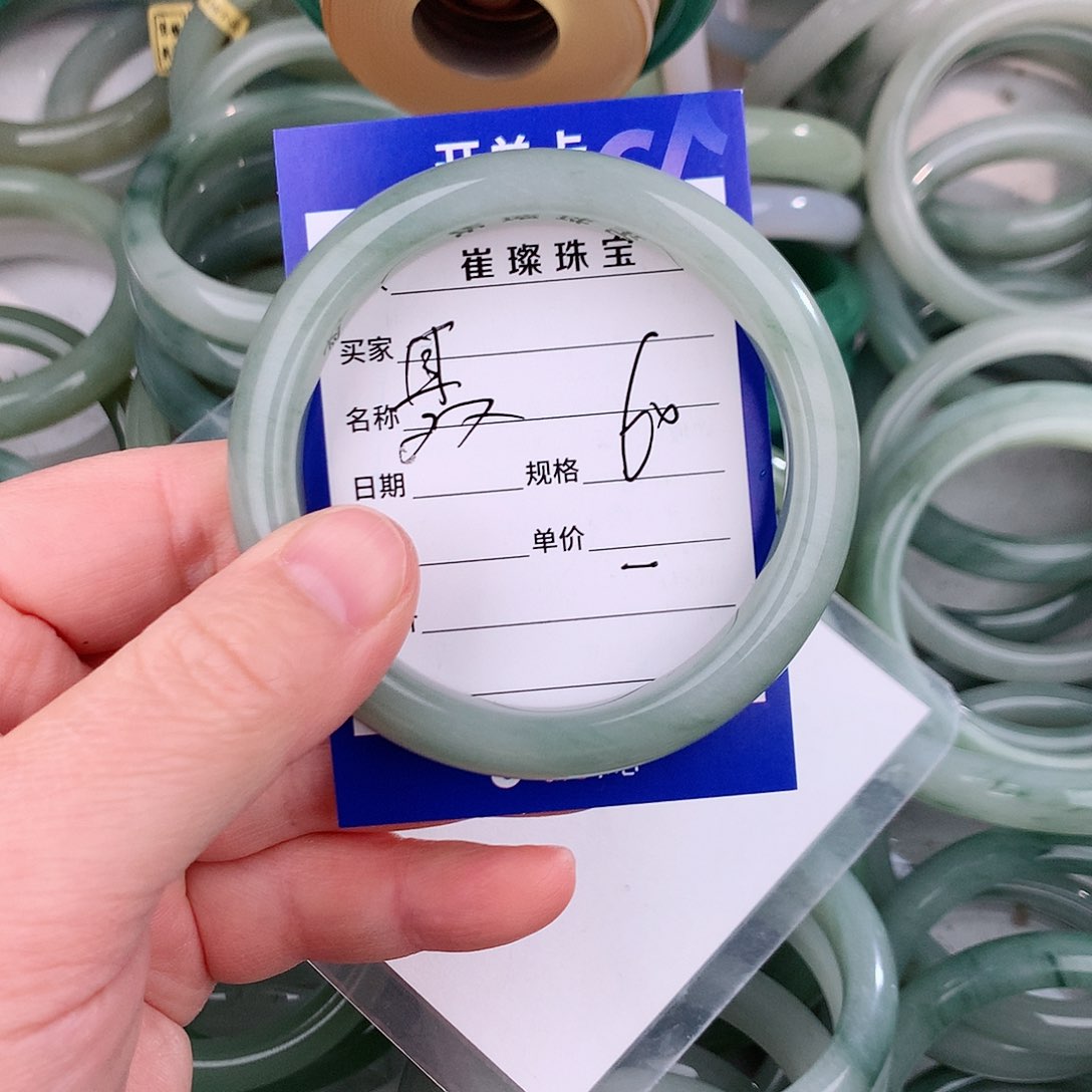 未镶嵌手镯石英质玉（金丝玉）聂