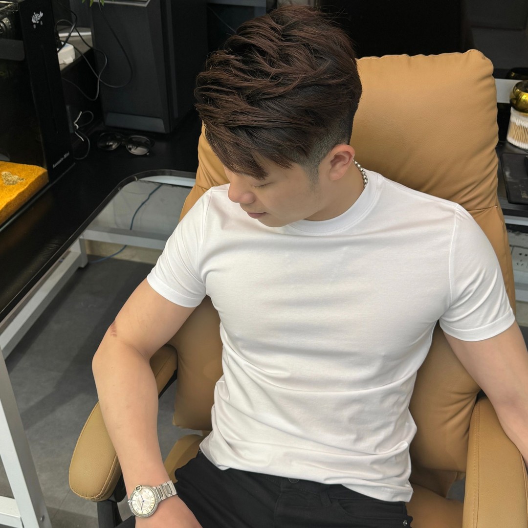 2025夏季新款男士纯色短袖t恤圆领纯棉简约百搭修身薄款休闲半袖