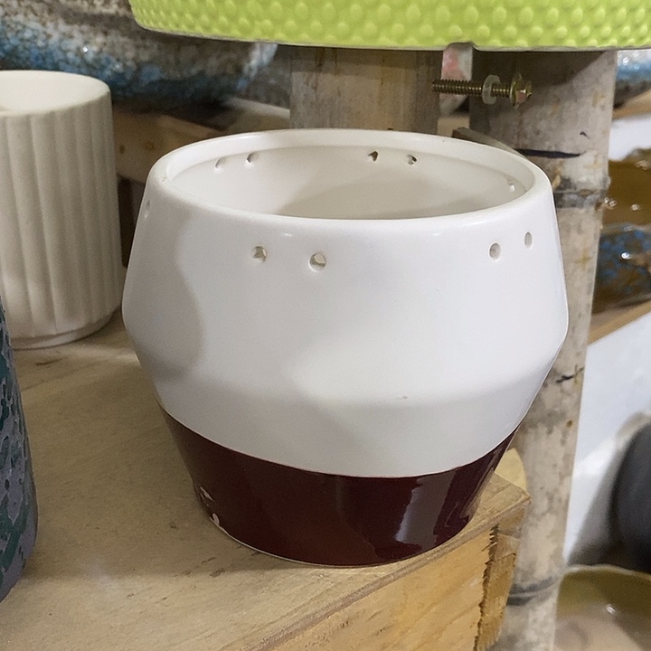 陶盆有孔 瑕疵针孔漏釉介意勿拍外口 11外高11