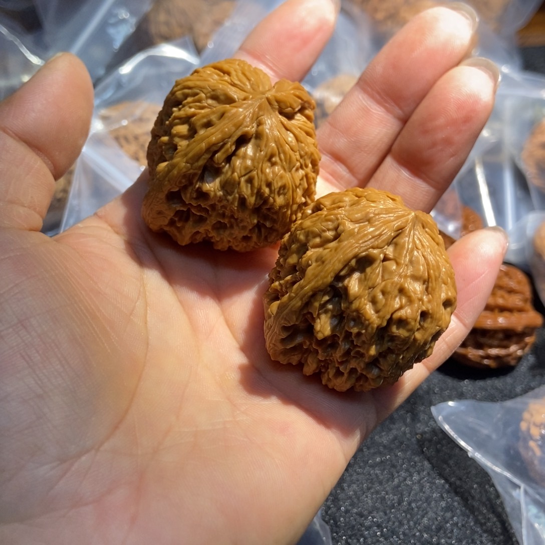 文玩核桃吊坠涿鹿丑南疆石80