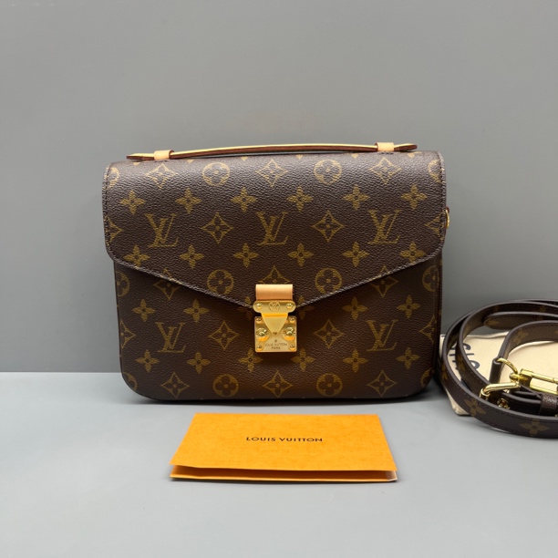 95新 LouisVuitton/路易威登 老花拼皮Metis邮差包 尺寸25*18 SV