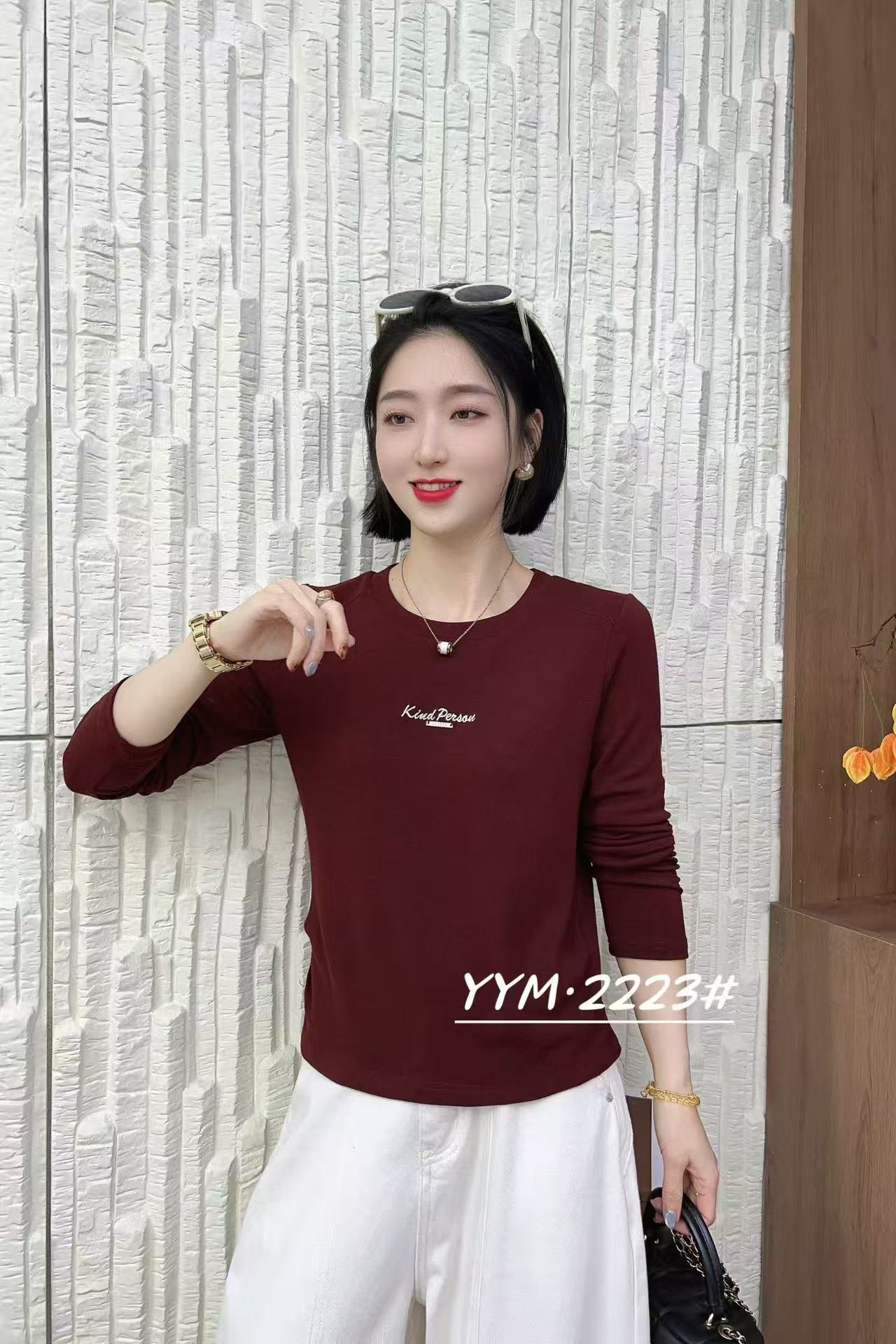 2223新款时尚显瘦百搭圆领弹力上衣