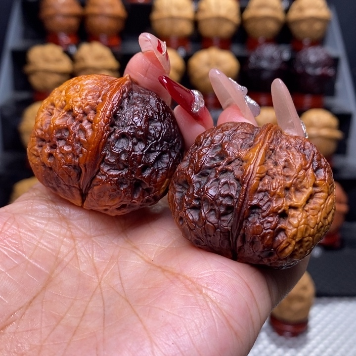 文玩核桃把件冯*杰七彩元宝88号