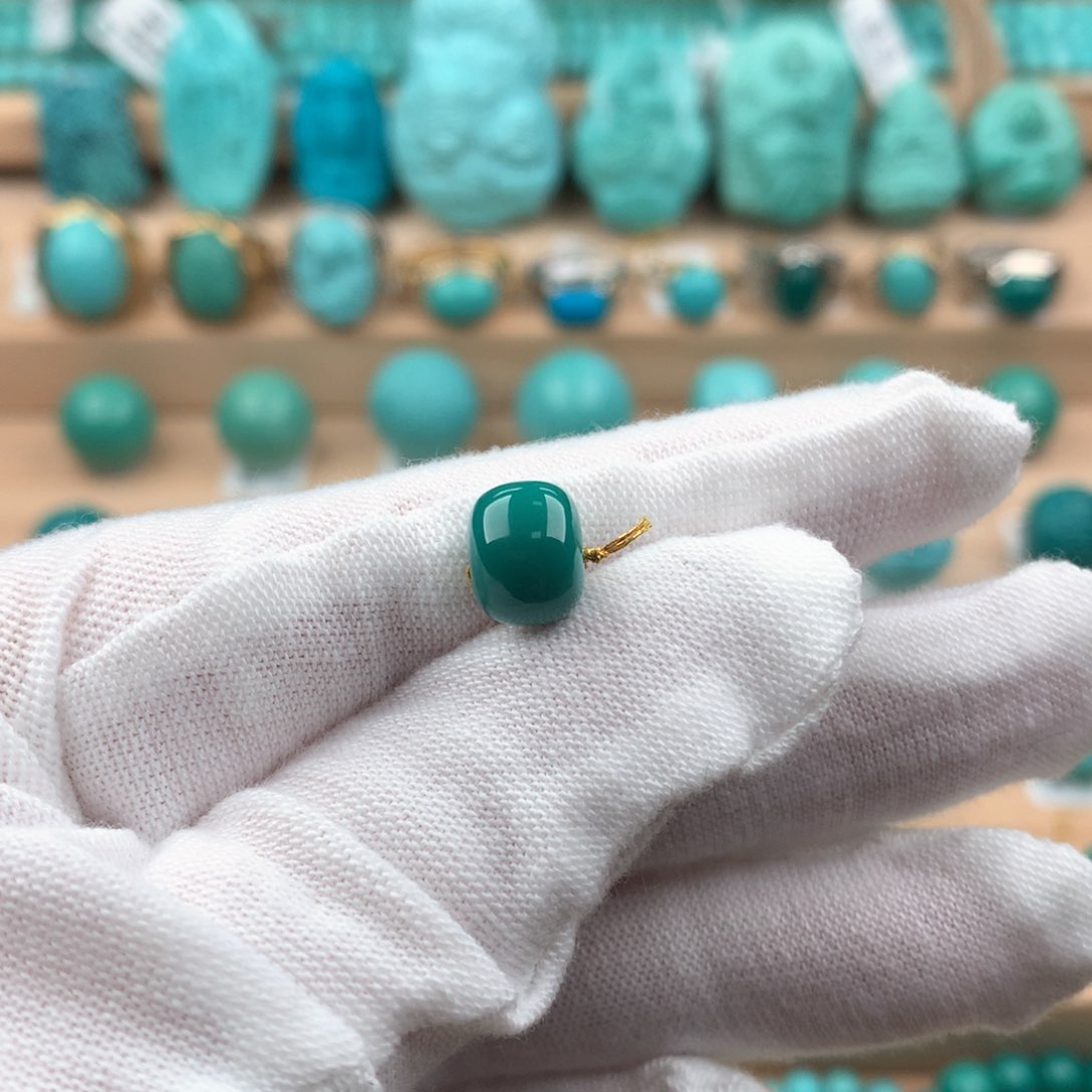 绿松石配饰未镶嵌张*瀚