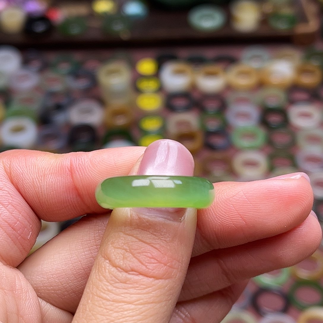 和田玉戒指未镶嵌16码粉绿一线猫眼