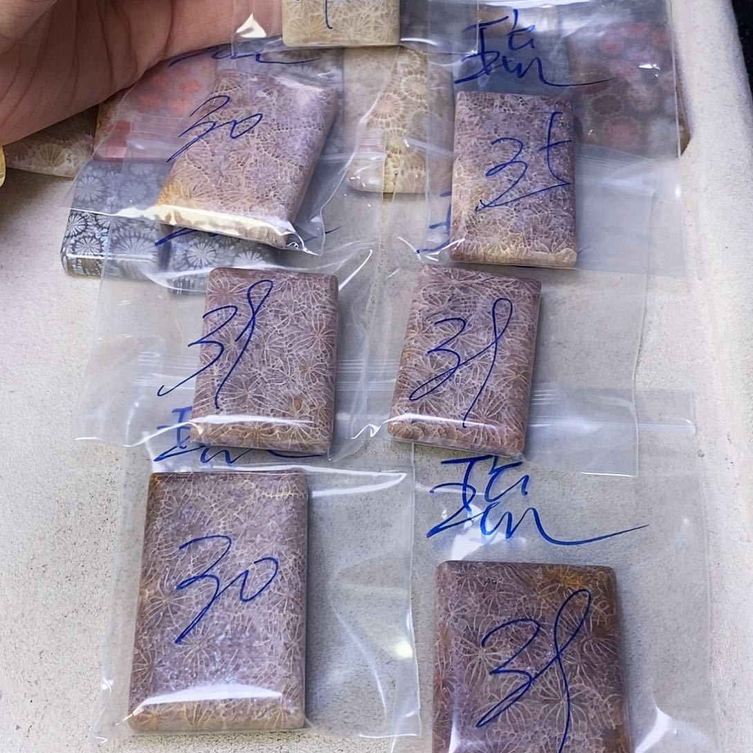 合金颈饰硅化玉?***?