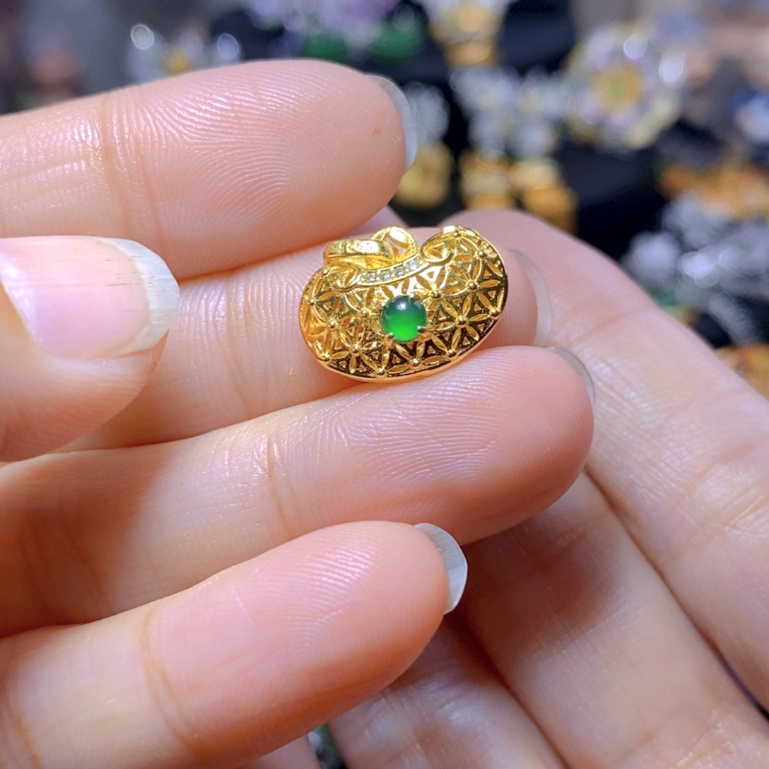 翡翠银S925镶嵌耳钉天然翡翠