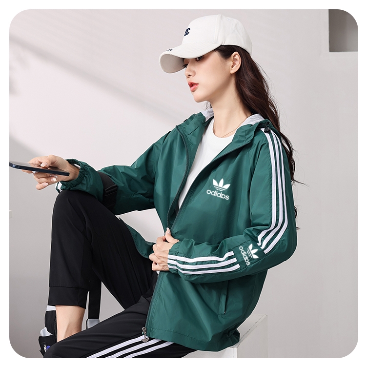 三叶草刺绣新款运动男女连帽风衣外套春秋款休闲宽松情侣夹克外套