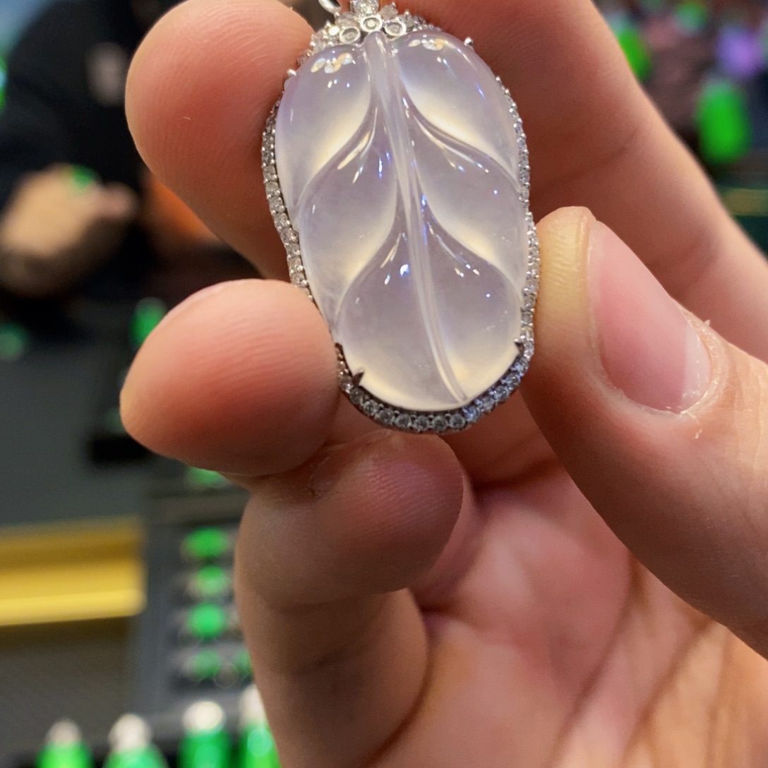 翡翠颈饰18K金镶嵌树叶