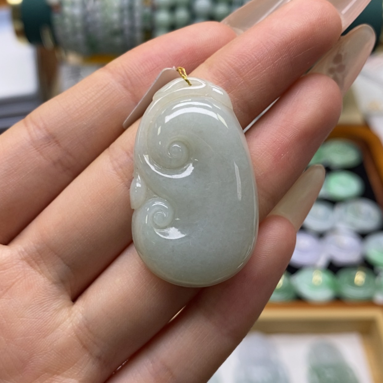 【闪购商品】翡翠未镶嵌颈饰如意