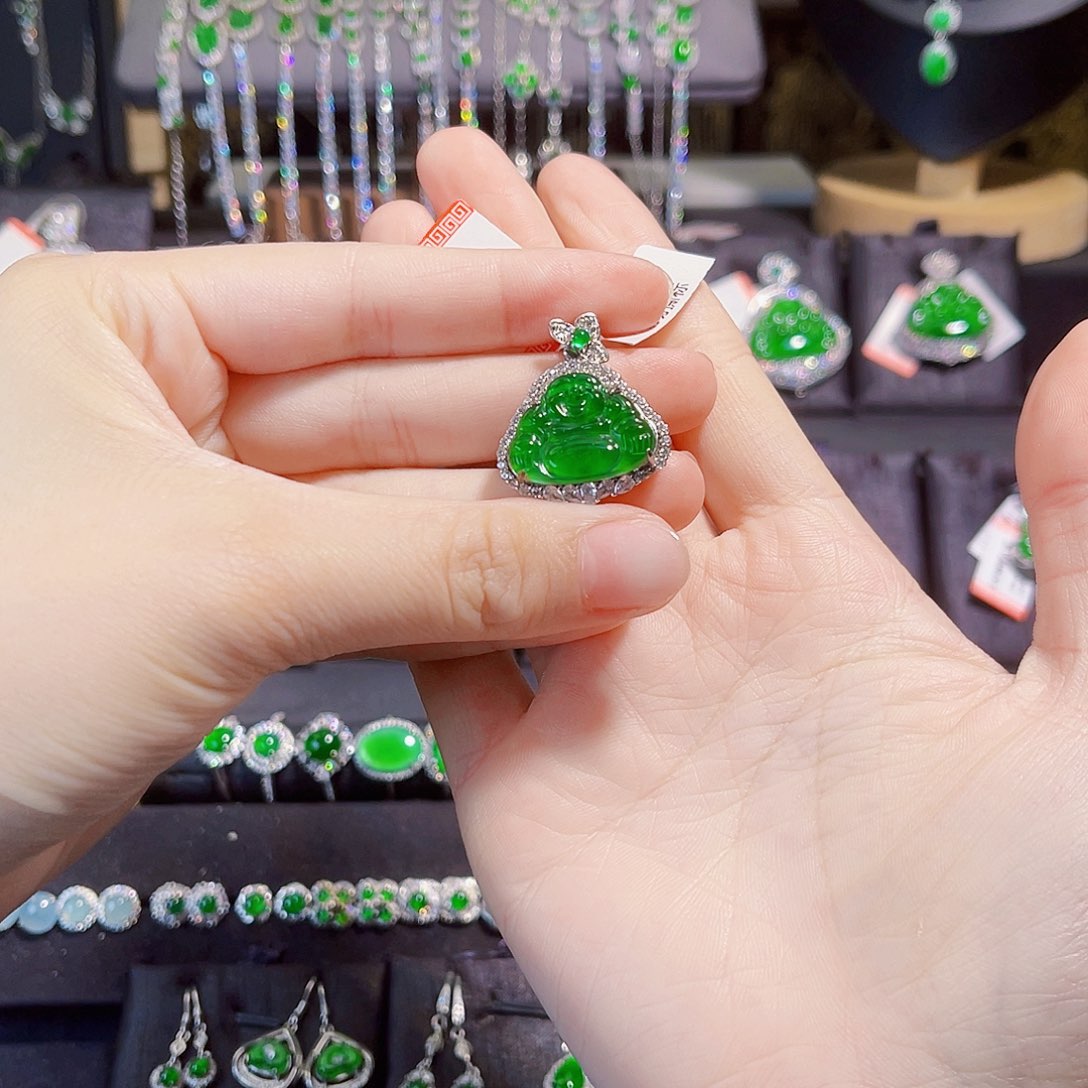 翡翠银S925镶嵌颈饰佛公