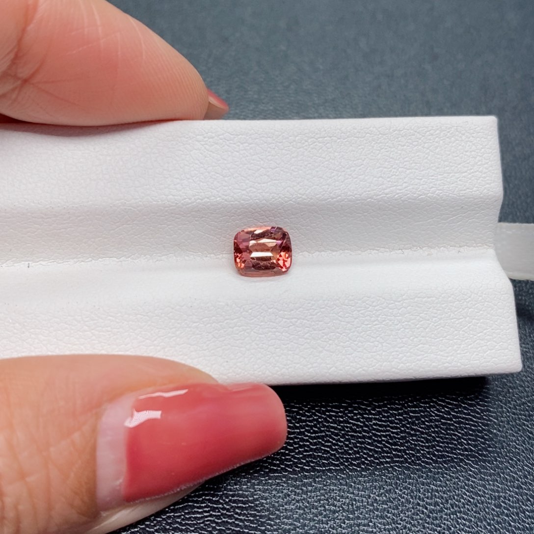 碧玺裸石未镶嵌1.15克拉