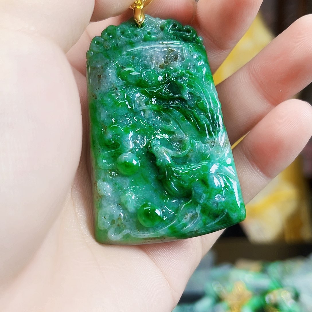 翡翠未镶嵌颈饰吊坠