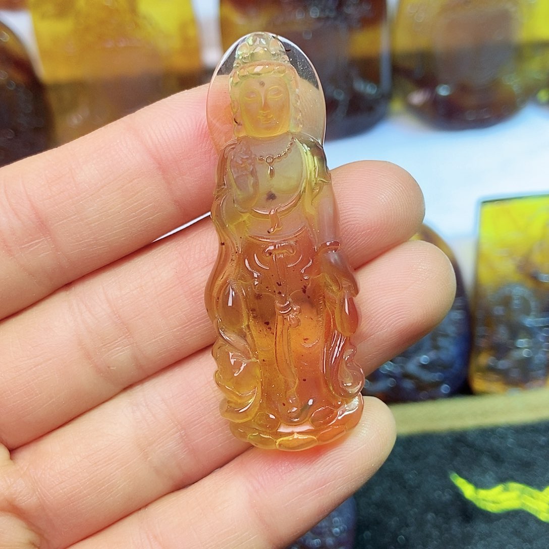 琥珀颈饰未镶嵌观音