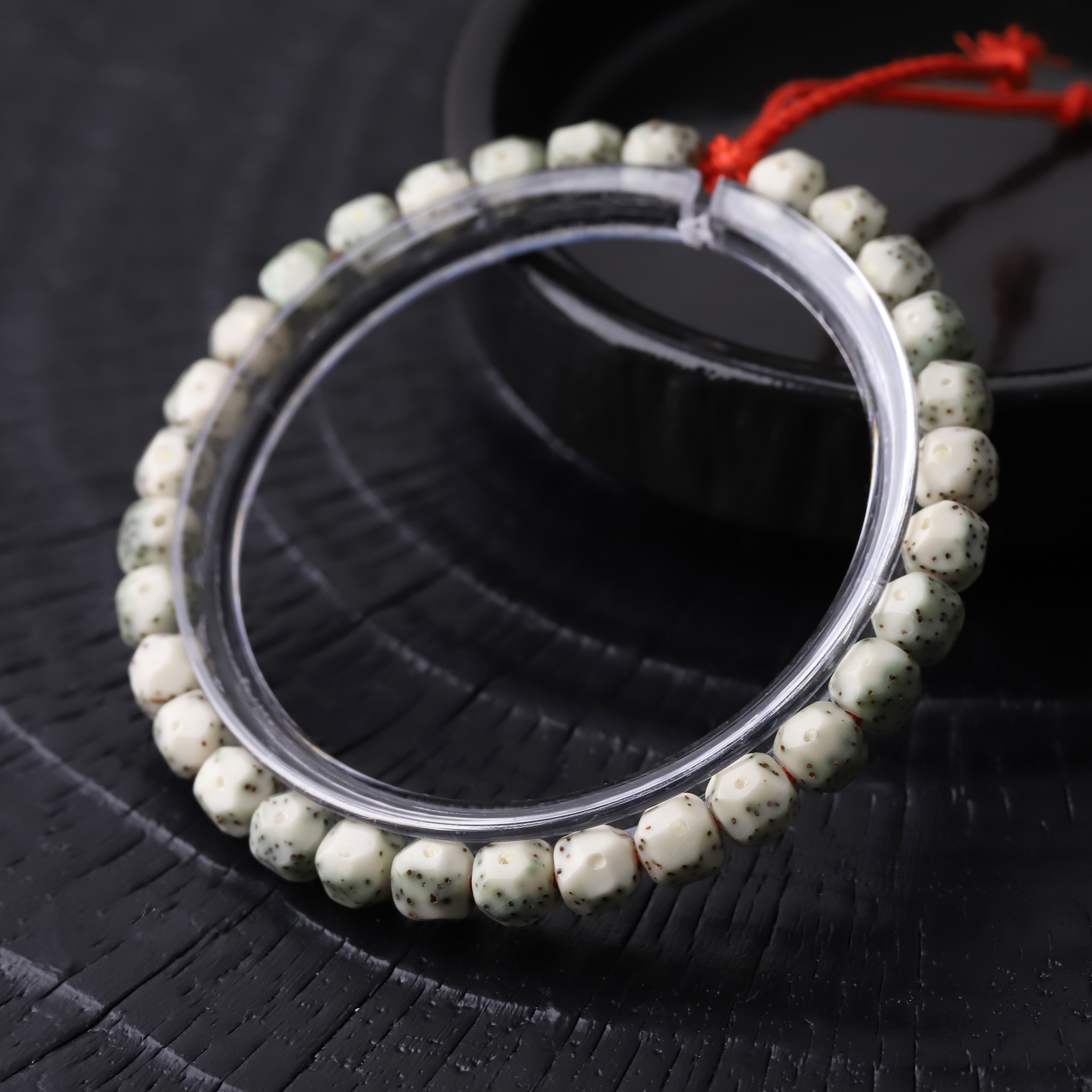 S8781【骨瓷白料】大留白手工雕刻无相星月菩提单圈文玩手串